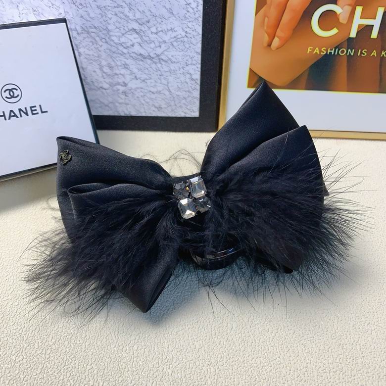 MiuMiu Hair Grab Clip  (4)